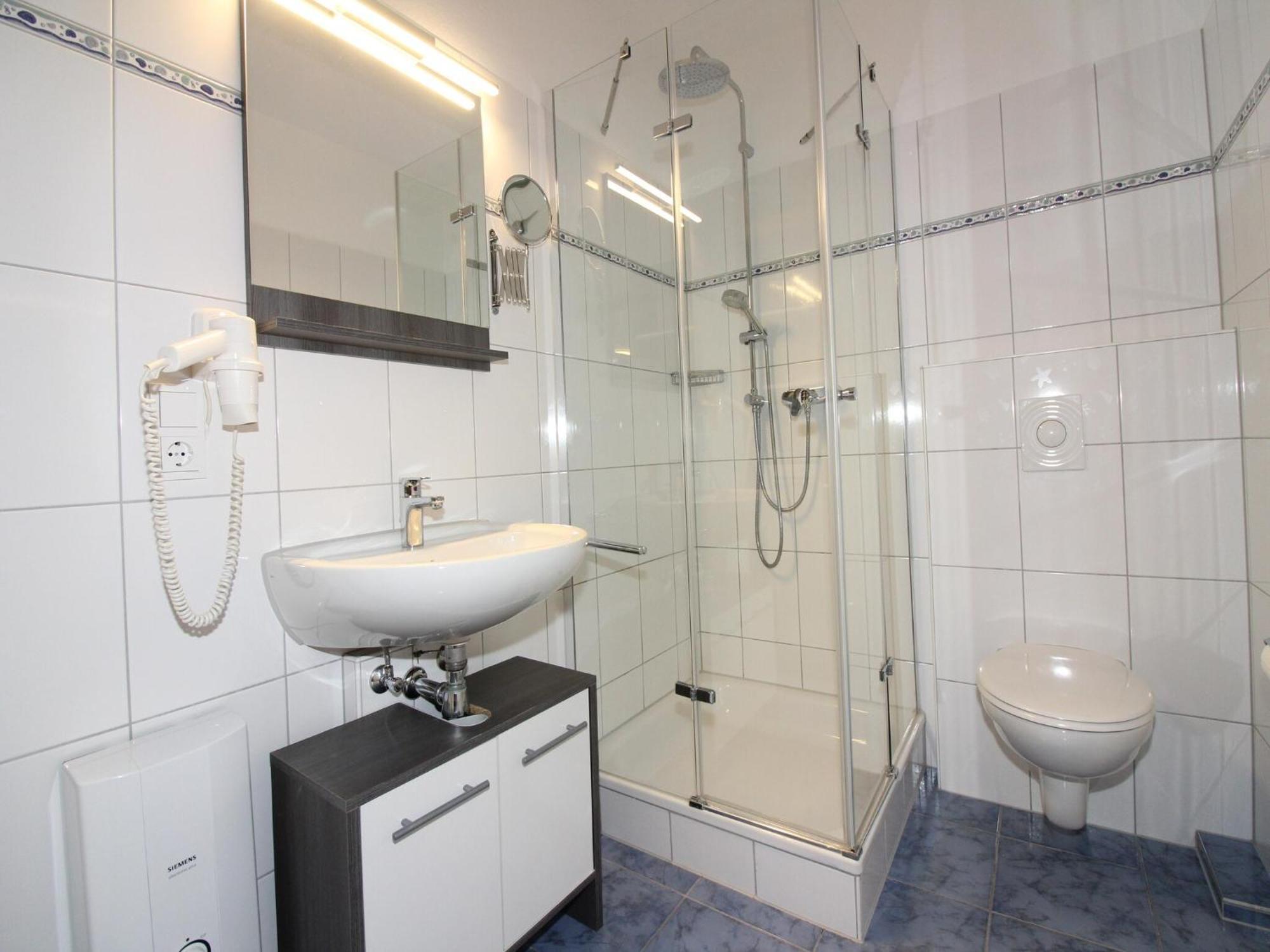 Apartment In Burhave With A Shared Pool Ngoại thất bức ảnh